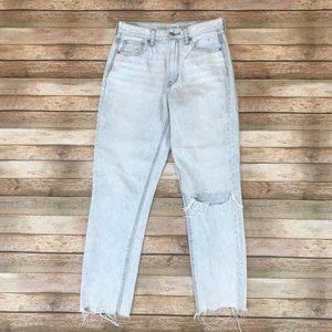 American Eagle Womens Size 6 Light Wash Distressed Ripped Raw Hem Mom Jean